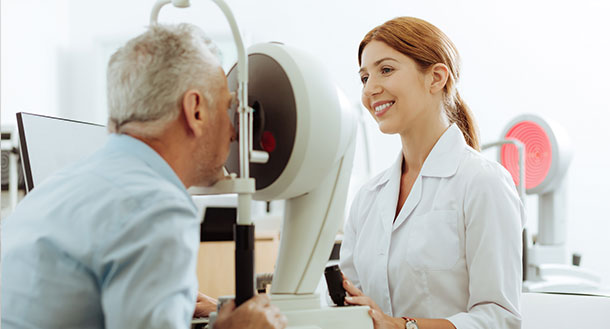 Doctor scan patients eye